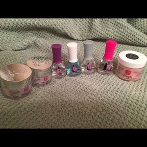 Revel dip powder for nails